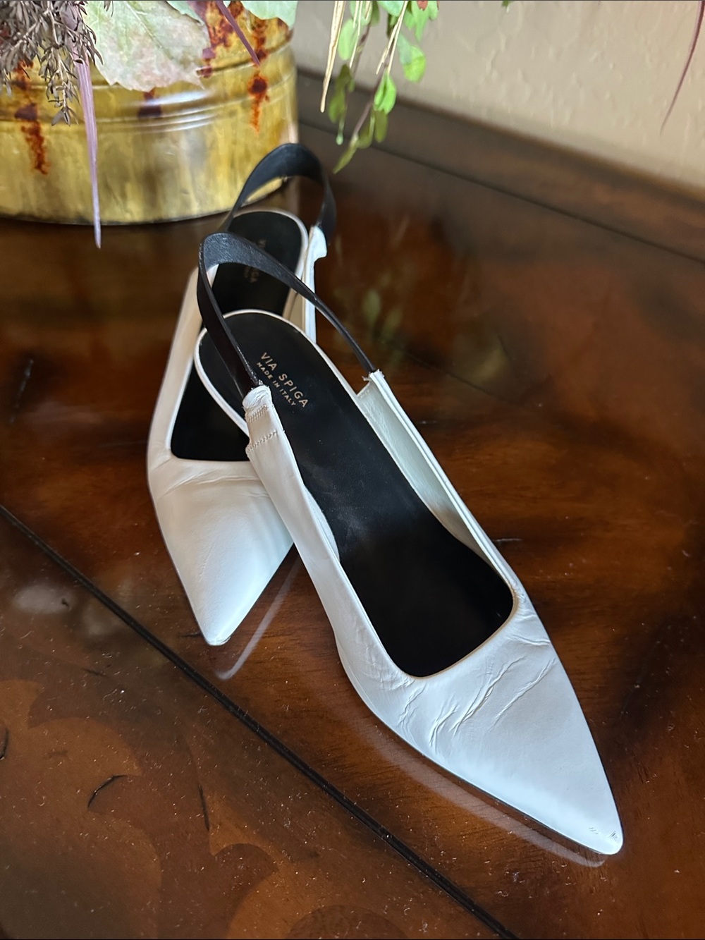 Via Spiga White Leather Pointed Slingback Pumps with Black Strap